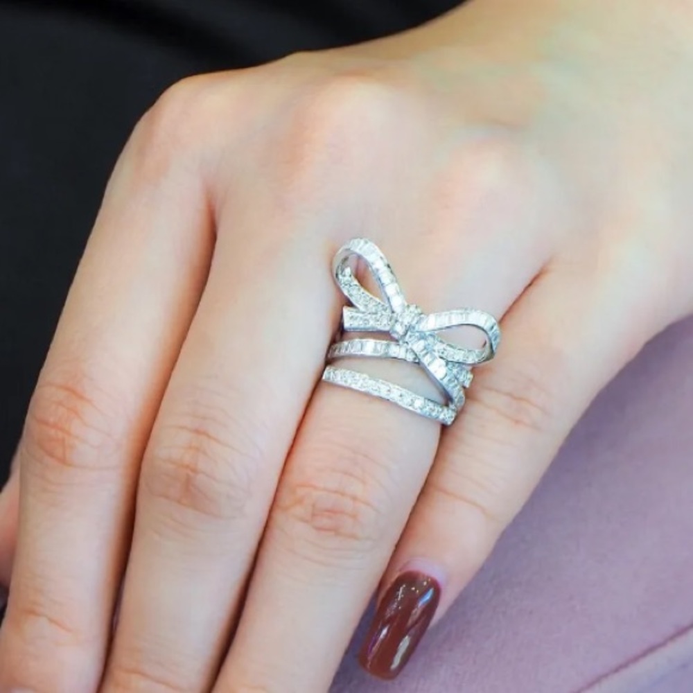 - - 14k White Gold Vermiel & Moissante Baguette’s Bow Ring Size 9 - Picture 4 of 5